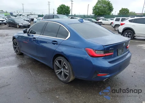 2021 BMW 330I xDrive z USA, uszkodzony, nr VIN 3MW5R7J04M8B97542